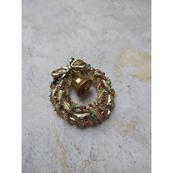 Vintage Wreath Bell Pin Brooch Christmas Gold Tone Estate Jewelry - Picture 4 of 8